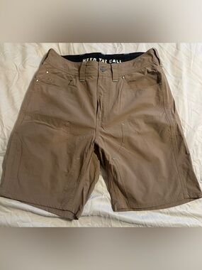 Howler Bros. double knee technical shorts (size 32)